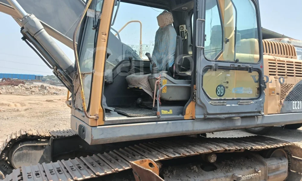 Volvo EC210B Excavator